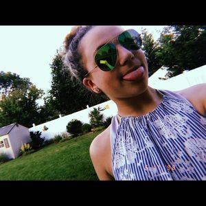 Meet your Posher, Ashley